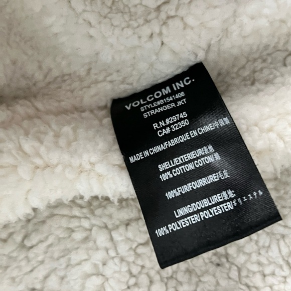 Volcom Beige Jacket Coat with Black Roses Sherpa Lined Women’s size Small 10 - Picture 7 of 8